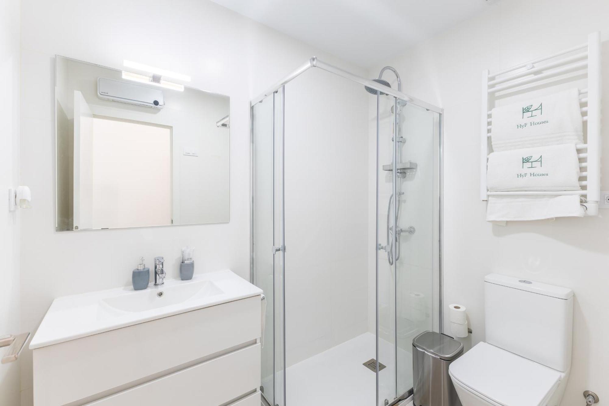 Moncloa Apartment, Con Parking Opcional Мадрид Екстериор снимка